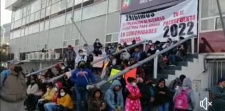 Bloquean manifestantes del Valle del Mezquital entradas a la sede del poder ejecutivo