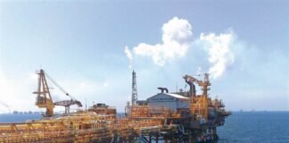 Piratas acechan plataformas de PEMEX