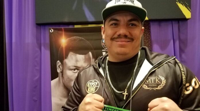 Jorge Capetillo, el polémico entrenador de la boxeadora mexicana quien le pidió dejarla ‘volver a casa con vida’