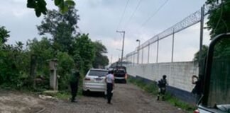 Asesinan a tres hombres en empacadora de Aguacate en Uruapan