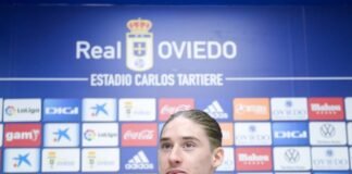 Marcelo Flores fue presentado como futbolista del Real Oviedo