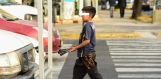 Pondrán a disposición a quienes expongan a menores a trabajar en camellones y semáforos en Ixmiquilpan