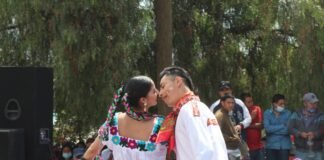 Exigen Antorchistas la liberación de Domingo Ortega Butrón con huapangos y poesía