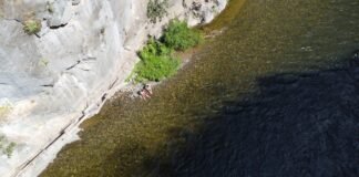 Rescatan a personas atrapadas en creciente de río en Pacula, Hidalgo