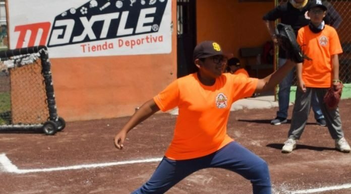 Nutrido campamento de peloteritos en Rancho Beisbolero