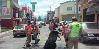 Pachuca avanza en el bacheo de calles