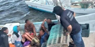 Rescatan a seis cubanos que viajaban en lancha ‘hechiza’, en Yucatán