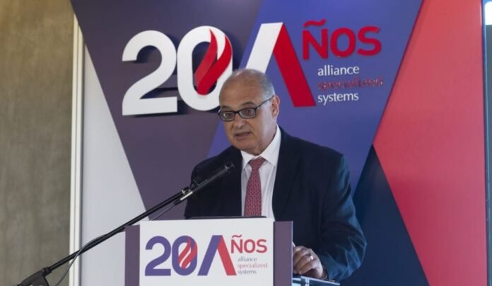 Carlos Morett Flores