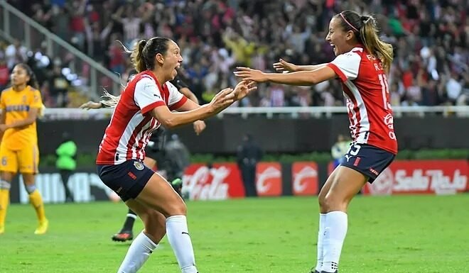 Chivas femenil mantiene liderato al vencer a tigres