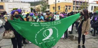 Marchan feministas por garantizar aborto seguro en Hidalgo