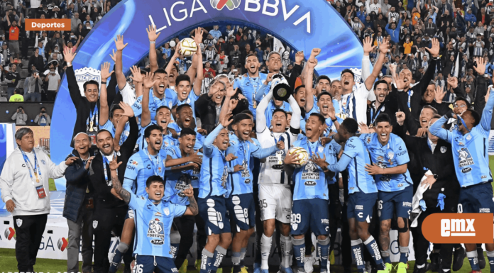 Miles salen a las calles a celebrar la séptima copa de los Tuzos del Pachuca
