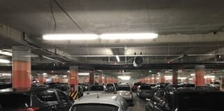 Reglamentar y vigilar la operación de estacionamientos públicos, piden diputados