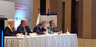 Advierte Córdova Vianello sobre riesgos de los sistemas democráticos de América Latina