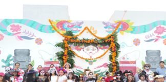 Participan infantes de La Raza en fiesta de Día de Muertos