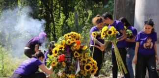 Montan feministas ofrenda en memoria de Ari y exigen destitución del Fiscal de Morelos