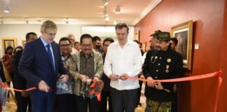 Ebrard inaugura exposición en homenaje al artista mexicano Miguel Covarrubias