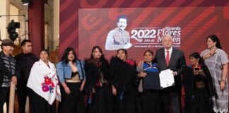 Entrega AMLO en la Mañanera el Premio Nacional de Artes y Literatura 2020-2021