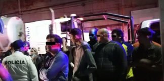 Detienen a banda de ‘polleros’ en la México- Pachuca; transportaba a 17 migrantes polleros