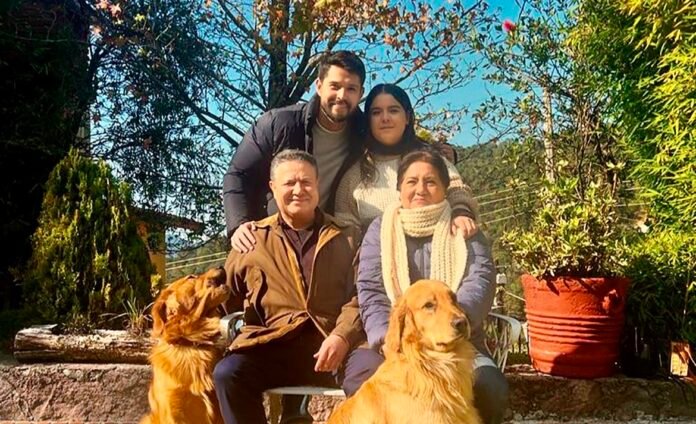 EFCD2B23-0B30-4427-B1E8-82730184AC42