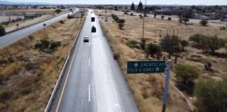 Despojan a caravana de paisanos procedentes de EU; les quitaron sus autos en Zacatecas