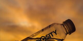 Justin Bieber se asocia a empresa catarí y lanzan marca de agua