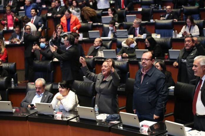 se aprueba plan b en el senado