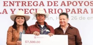 Entregan cheques de Seguro Agrícola 2022 a productores de Tulancingo