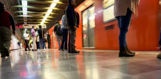 Metro de la Ciudad de México con retrasos por cierre de líneas NotiPress - Metrobús