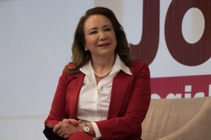 UNAM despide a la asesora de tesis de la ministra Yazmín Esquivel Foto Especial