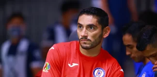 Jugador del equipo Cruz Azul sufre asalto afuera de sus instalaciones Jesús Corona