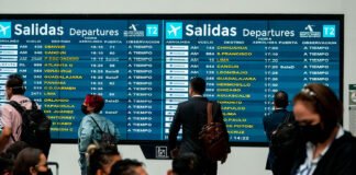 AICM deja de mostrar horarios reales de los vuelos y causa caos entre los usuarios