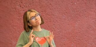 Taller para la integración de personas con discapacidad auditiva a actividades culturales