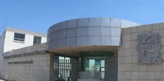 Extraen pantallas de la Escuela Superior de la UAEH, ¿Se mantiene en secreto?