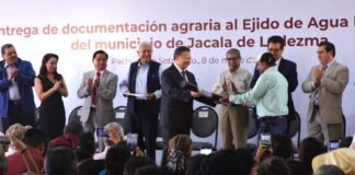 Nunca más 57 años para un trámite: Julio Menchaca