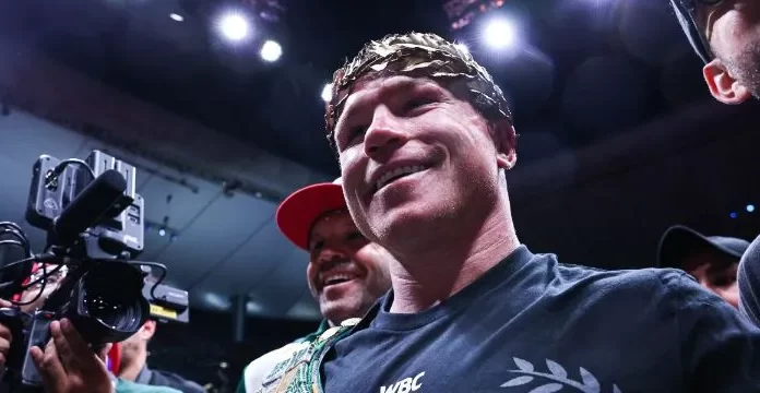 Canelo Álvarez ganó por decisión unánime a John Ryder