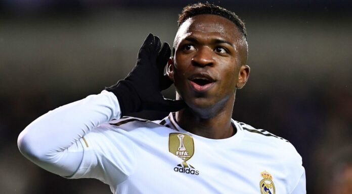 Vetados de por vida los racistas: el Valencia actúa contra su afición