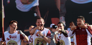 Más de 30 mil personas asisten a la clase masiva de box