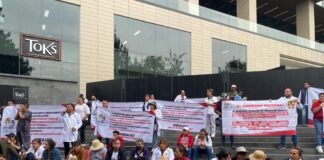 Protestan trabajadores de Salud de Hidalgo, por falta de insumos