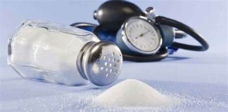 Consumo excesivo de sal afecta la presión arterial y acelera el deterioro cognitivo