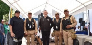 Binomios caninos de la Cámara de Diputados participan en jornada canina y felina