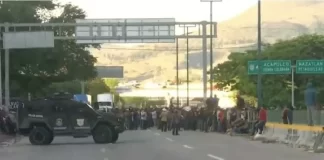 Sigue bloqueo en Autopista del Sol por segundo día consecutivo