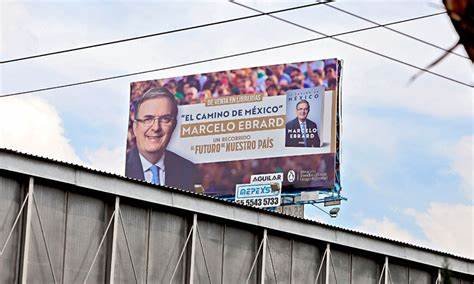 espectaculares de Marcelo Ebrard