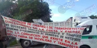 Bloquean transportistas carreteras en pleno regreso a clases en Chiapas