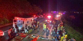 Autobús cae a barranco en Tepic, hay al menos 15 muertos y 21 lesionados
