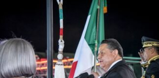 Viva la Transformación de Hidalgo ¡”, lanzó Menchaca desde balcón de Palacio de Gobierno