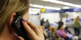 Reviven en redes fake news sobre multa en bancos por usar celular