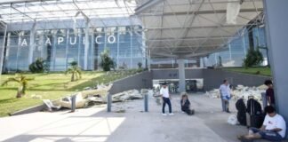 Inicia el traslado en avión y autobuses de turistas varados en Acapulco a la CDMX