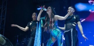 Paty Cantú une corazones en el teatro del pueblo de la Feria de Pachuca 2023