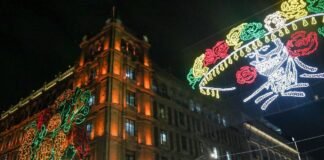 Preparan encendida de alumbrado por Día de Muertos en el Zócalo