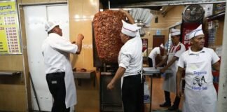 Fiscalía cierra El Borrego Viudo; la taquería amanece sellada parcialmente por dar golpiza a clientes